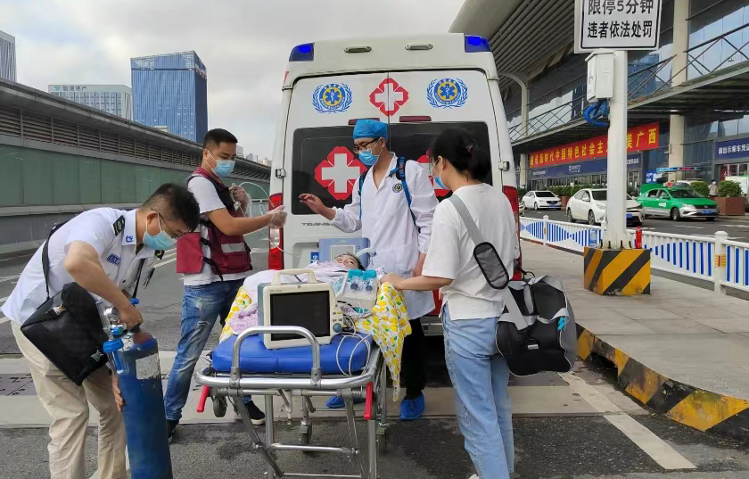 玛沁县救护车出租公司